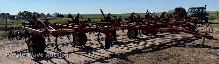 image for item EG6481 Sunflower 3060-42 Fallow-King sweep plow