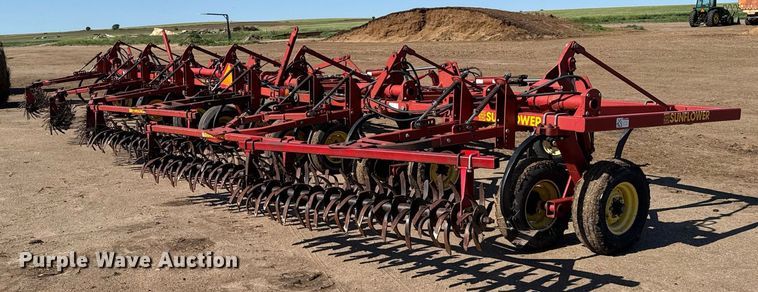 image for item EG6481 Sunflower 3060-42 Fallow-King sweep plow