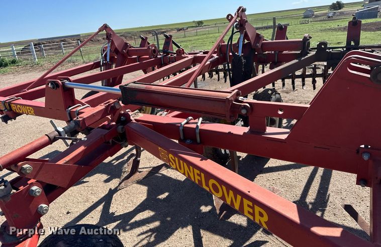 image for item EG6481 Sunflower 3060-42 Fallow-King sweep plow