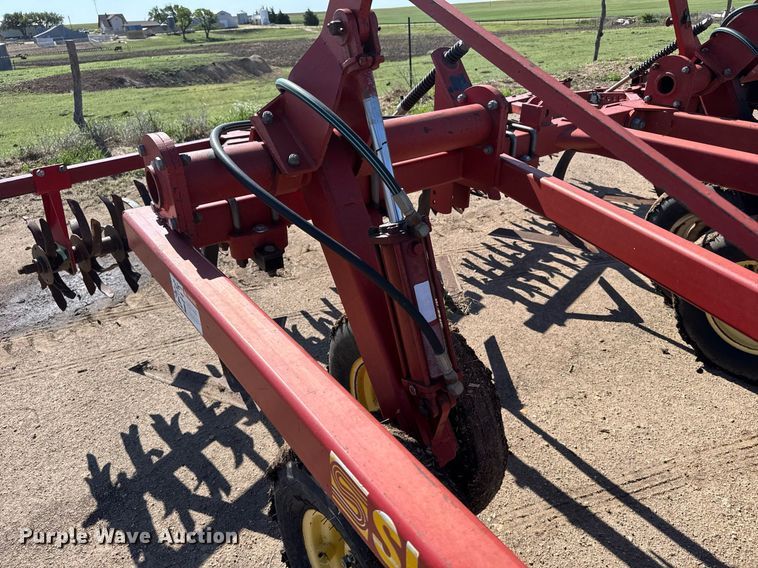 image for item EG6481 Sunflower 3060-42 Fallow-King sweep plow