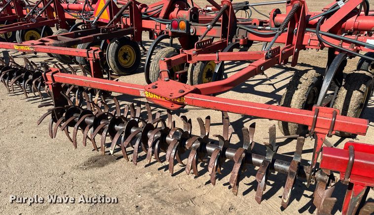 image for item EG6481 Sunflower 3060-42 Fallow-King sweep plow