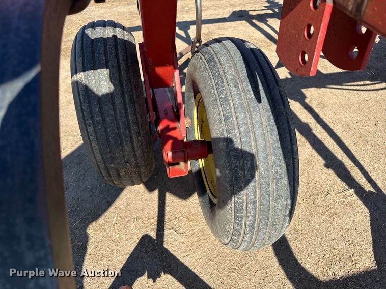 image for item EG6481 Sunflower 3060-42 Fallow-King sweep plow