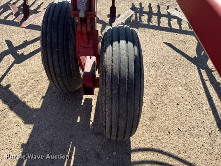 image for item EG6481 Sunflower 3060-42 Fallow-King sweep plow