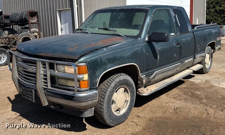 image for item EG6488 1998 Chevrolet GMT-400 Ext. Cab pickup truck