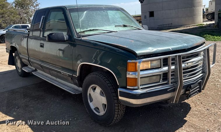 image for item EG6488 1998 Chevrolet GMT-400 Ext. Cab pickup truck