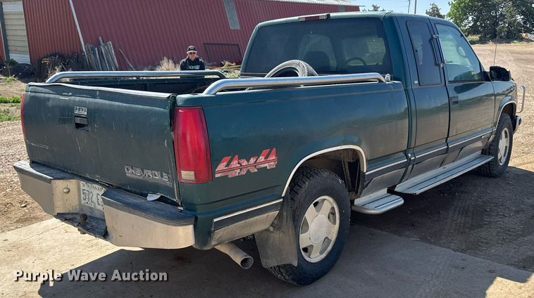image for item EG6488 1998 Chevrolet GMT-400 Ext. Cab pickup truck