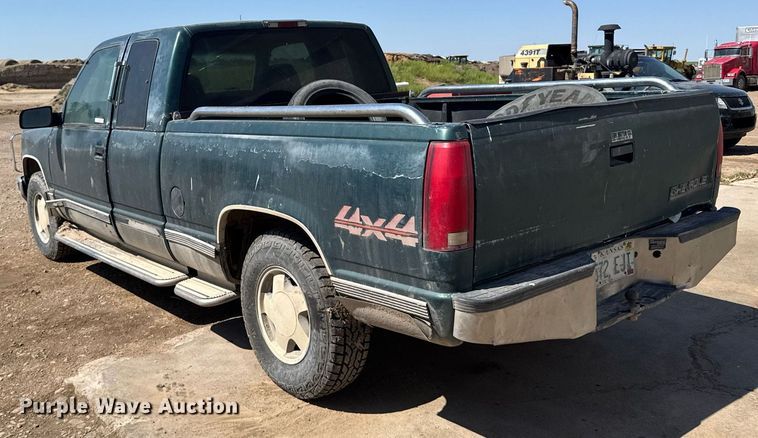 image for item EG6488 1998 Chevrolet GMT-400 Ext. Cab pickup truck