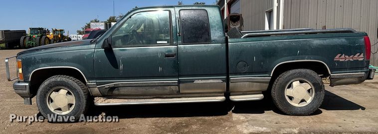 image for item EG6488 1998 Chevrolet GMT-400 Ext. Cab pickup truck