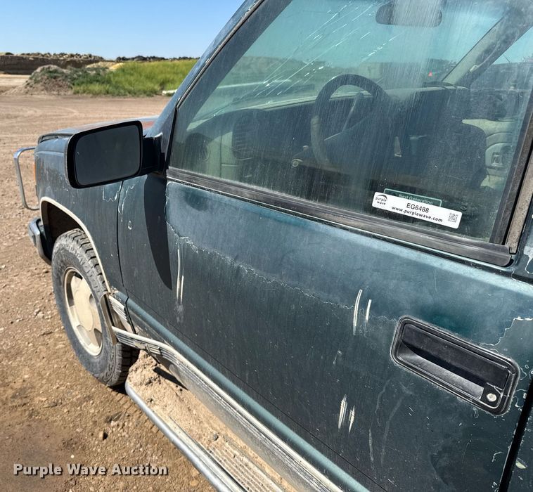 image for item EG6488 1998 Chevrolet GMT-400 Ext. Cab pickup truck