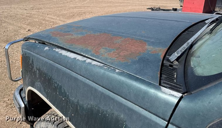 image for item EG6488 1998 Chevrolet GMT-400 Ext. Cab pickup truck