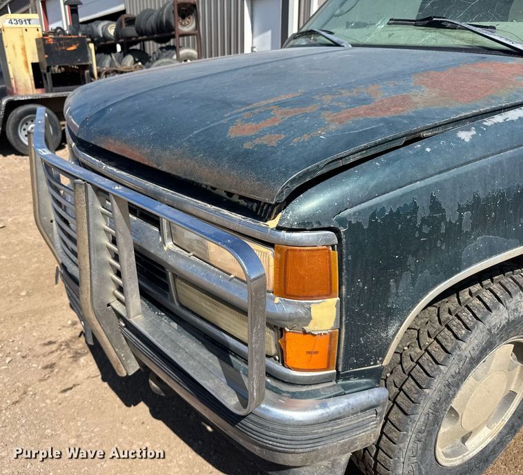 image for item EG6488 1998 Chevrolet GMT-400 Ext. Cab pickup truck