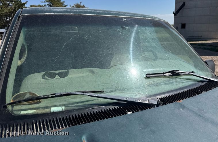 image for item EG6488 1998 Chevrolet GMT-400 Ext. Cab pickup truck