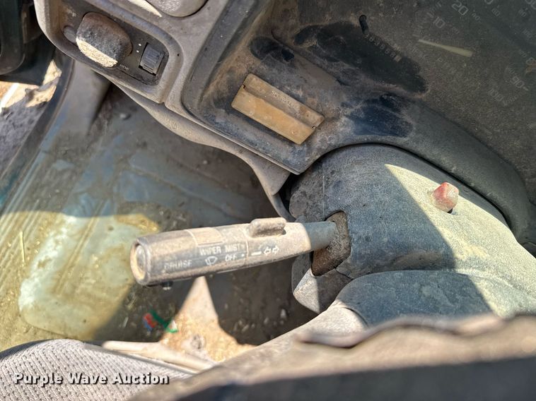 image for item EG6488 1998 Chevrolet GMT-400 Ext. Cab pickup truck