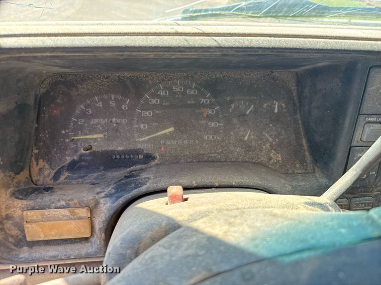 image for item EG6488 1998 Chevrolet GMT-400 Ext. Cab pickup truck