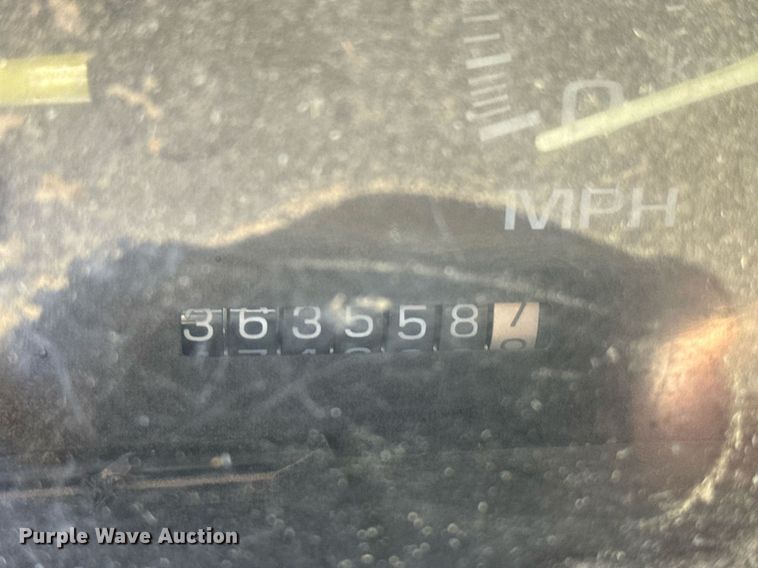 image for item EG6488 1998 Chevrolet GMT-400 Ext. Cab pickup truck