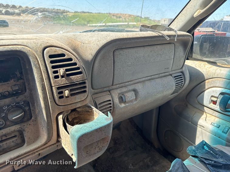 image for item EG6488 1998 Chevrolet GMT-400 Ext. Cab pickup truck