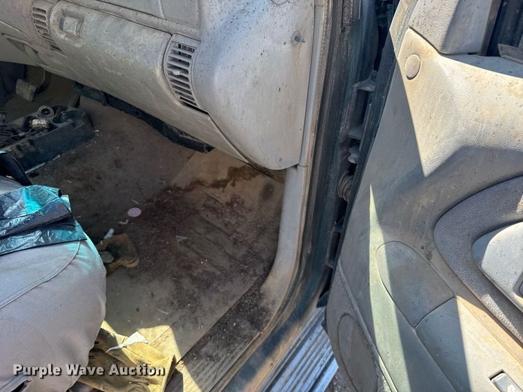 image for item EG6488 1998 Chevrolet GMT-400 Ext. Cab pickup truck