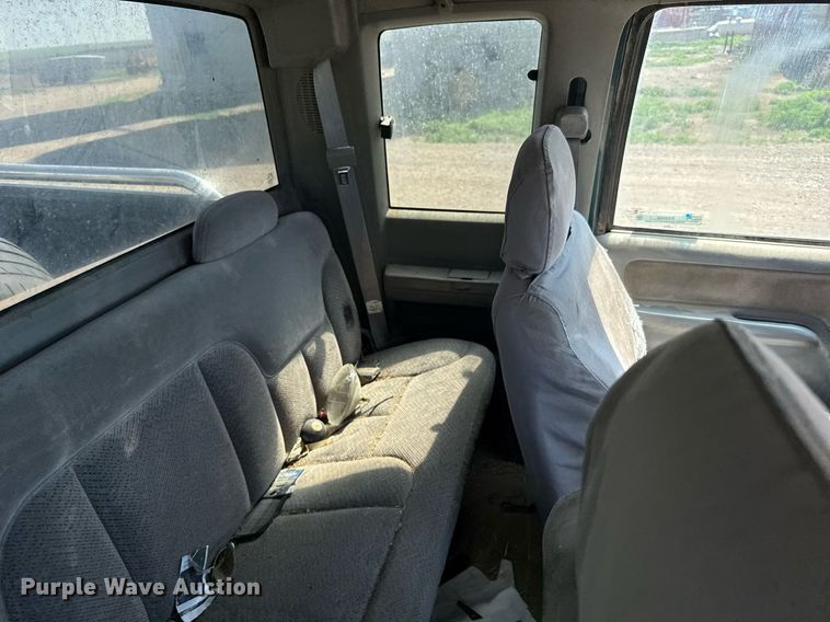 image for item EG6488 1998 Chevrolet GMT-400 Ext. Cab pickup truck