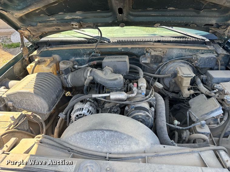 image for item EG6488 1998 Chevrolet GMT-400 Ext. Cab pickup truck