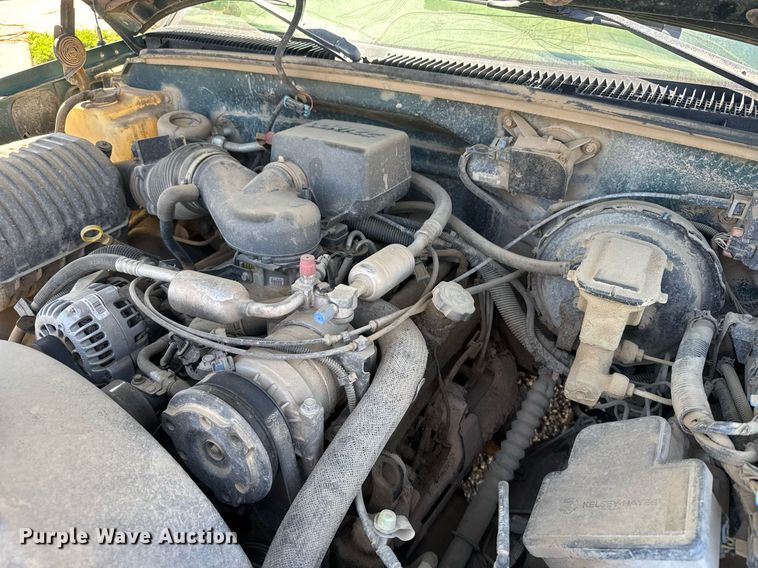 image for item EG6488 1998 Chevrolet GMT-400 Ext. Cab pickup truck