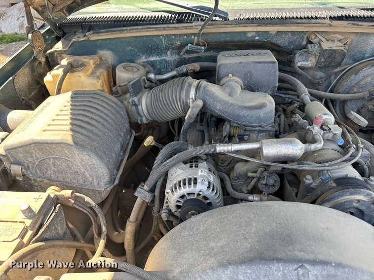 image for item EG6488 1998 Chevrolet GMT-400 Ext. Cab pickup truck