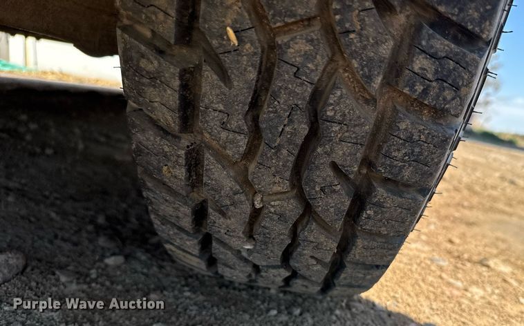 image for item EG6488 1998 Chevrolet GMT-400 Ext. Cab pickup truck