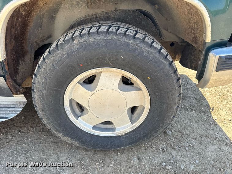 image for item EG6488 1998 Chevrolet GMT-400 Ext. Cab pickup truck