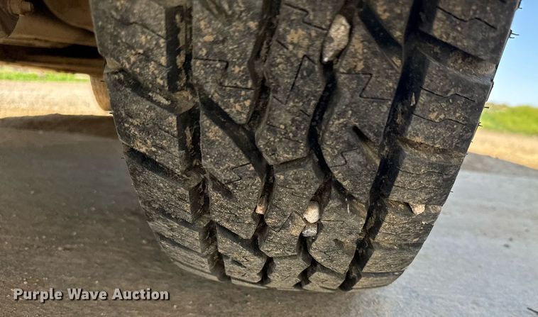 image for item EG6488 1998 Chevrolet GMT-400 Ext. Cab pickup truck