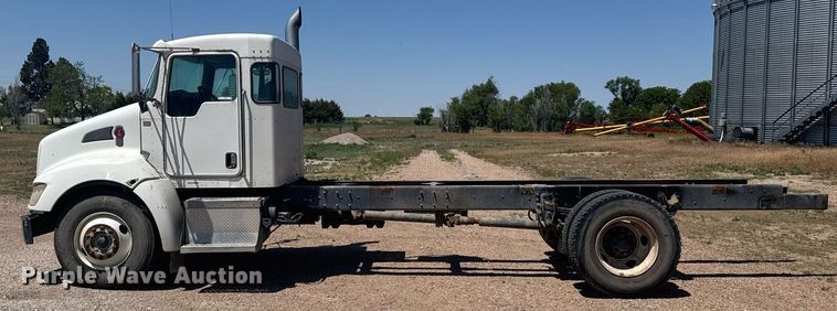 image for item EG6490 2009 Kenworth T370 truck cab and chassis
