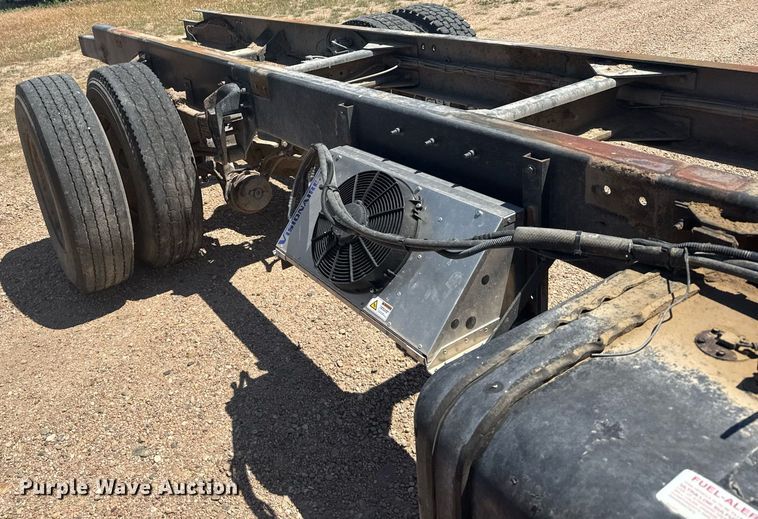 image for item EG6490 2009 Kenworth T370 truck cab and chassis