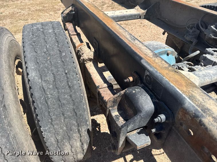 image for item EG6490 2009 Kenworth T370 truck cab and chassis