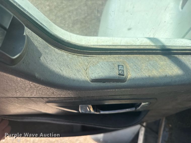 image for item EG6490 2009 Kenworth T370 truck cab and chassis