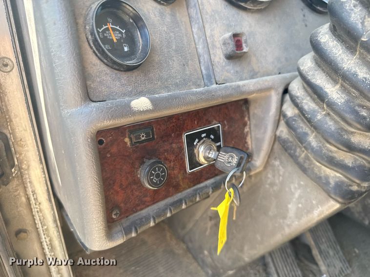 image for item EG6490 2009 Kenworth T370 truck cab and chassis