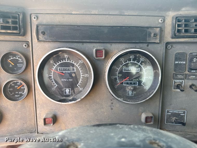 image for item EG6490 2009 Kenworth T370 truck cab and chassis