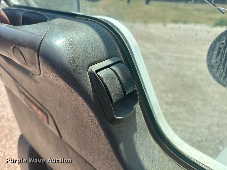 image for item EG6490 2009 Kenworth T370 truck cab and chassis