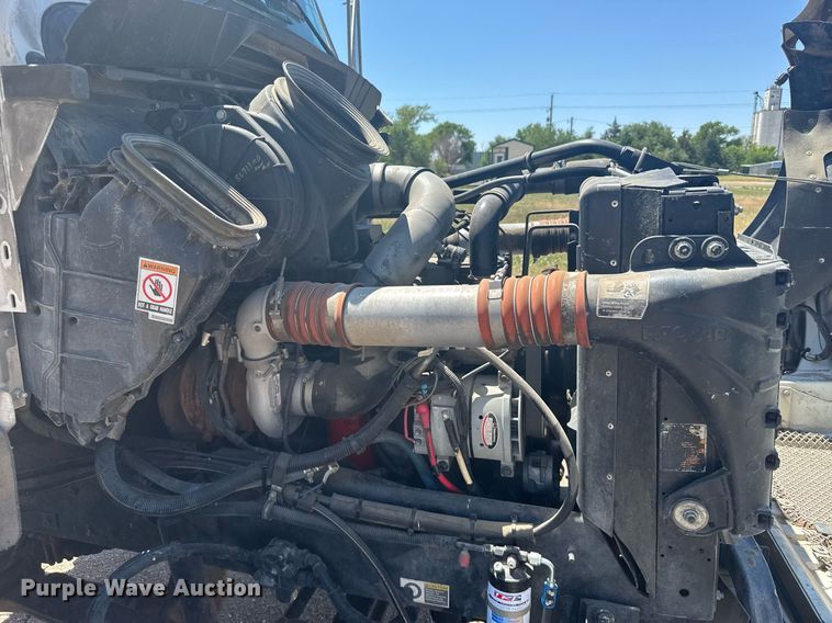 image for item EG6490 2009 Kenworth T370 truck cab and chassis