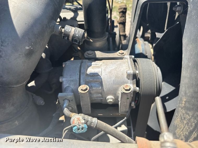 image for item EG6490 2009 Kenworth T370 truck cab and chassis