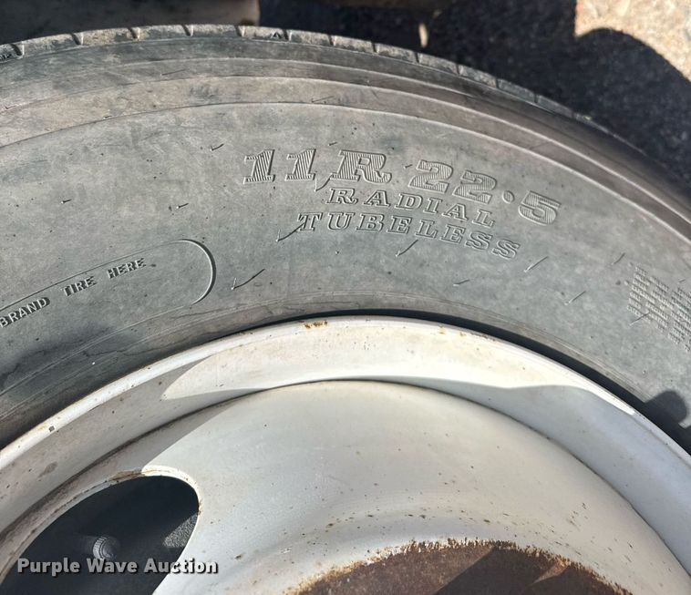 image for item EG6490 2009 Kenworth T370 truck cab and chassis