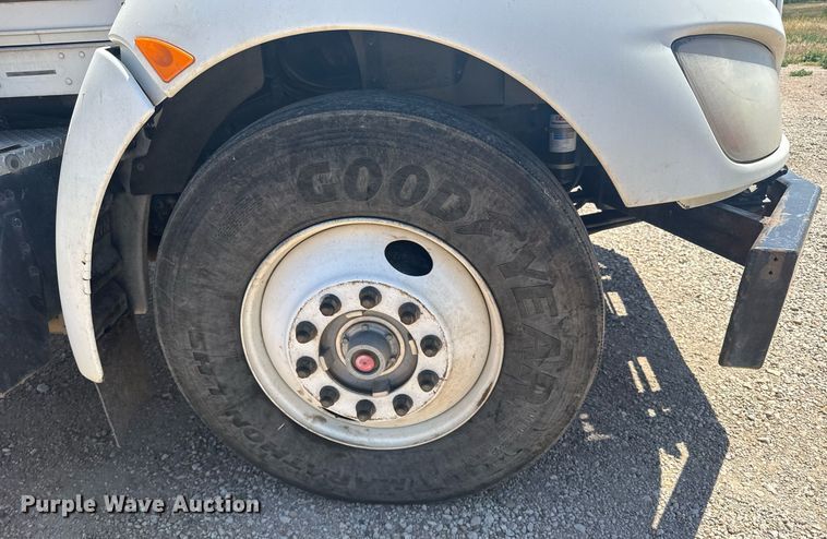 image for item EG6490 2009 Kenworth T370 truck cab and chassis