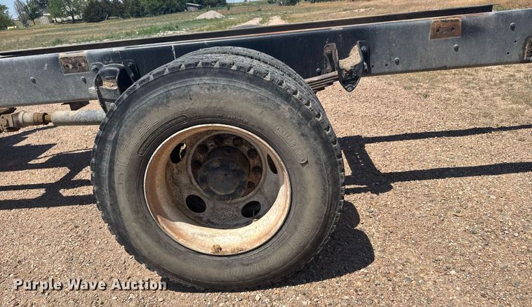 image for item EG6490 2009 Kenworth T370 truck cab and chassis