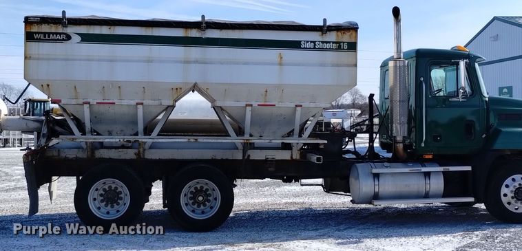 image for item EH0118 1999 Mack CH613 fertilizer delivery truck