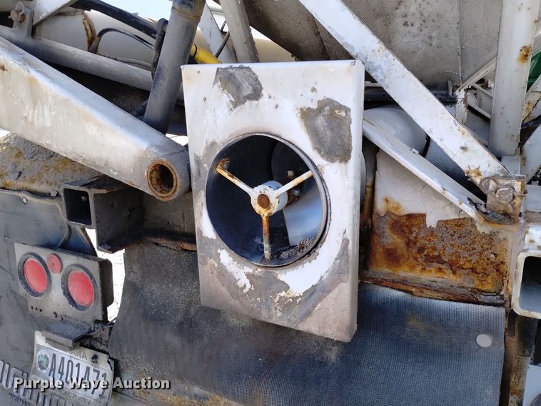 image for item EH0118 1999 Mack CH613 fertilizer delivery truck