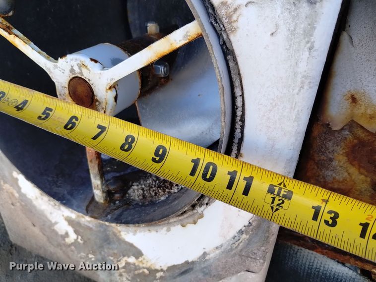 image for item EH0118 1999 Mack CH613 fertilizer delivery truck