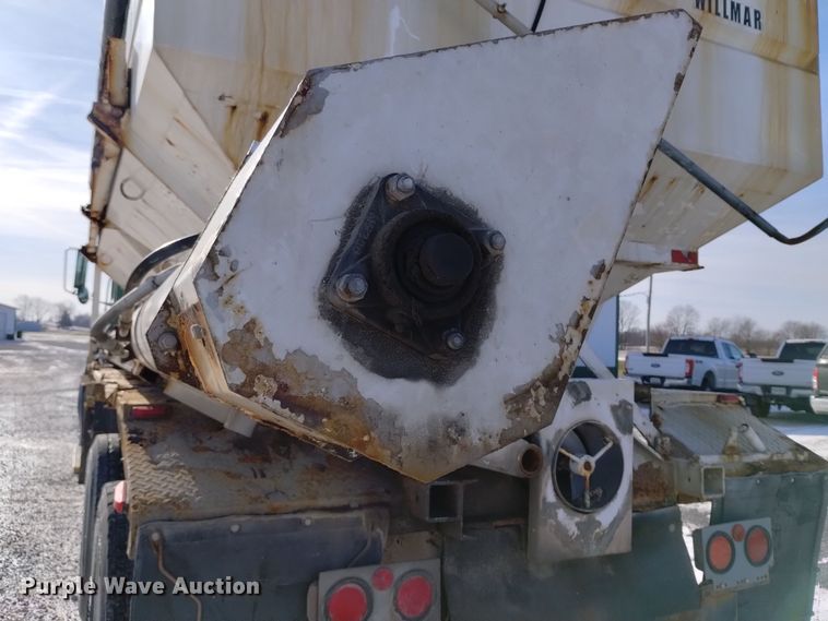 image for item EH0118 1999 Mack CH613 fertilizer delivery truck