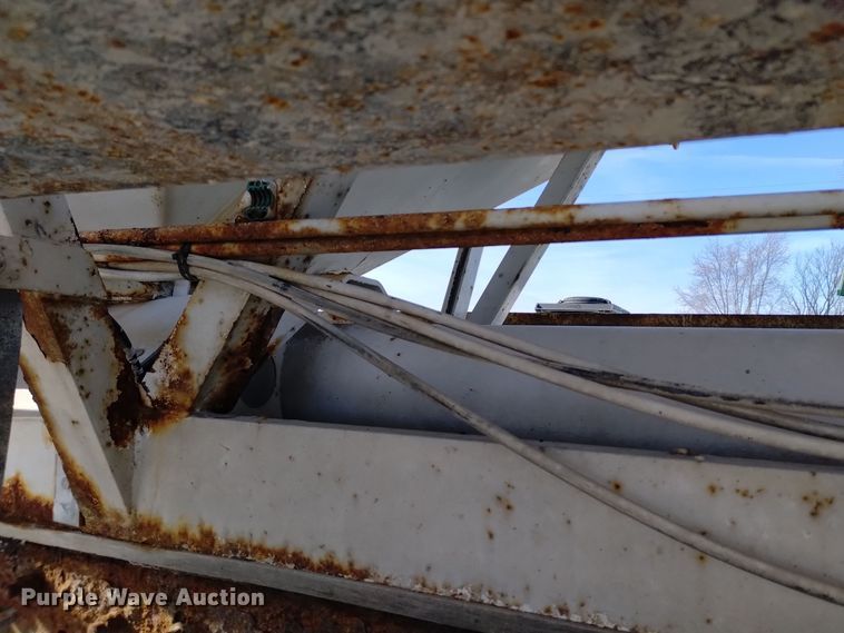 image for item EH0118 1999 Mack CH613 fertilizer delivery truck