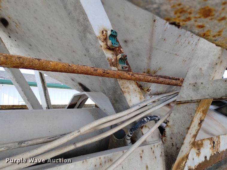 image for item EH0118 1999 Mack CH613 fertilizer delivery truck