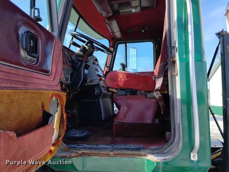 image for item EH0118 1999 Mack CH613 fertilizer delivery truck