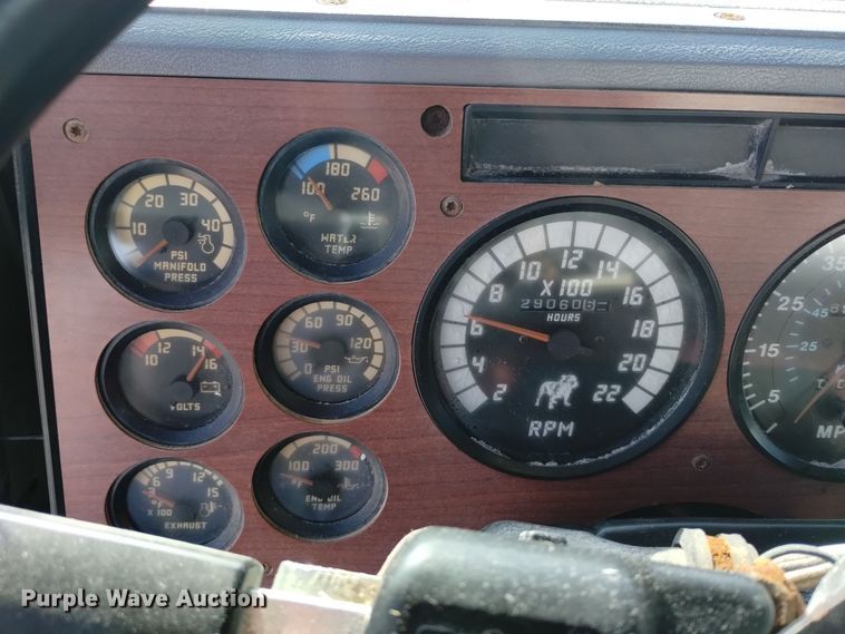 image for item EH0118 1999 Mack CH613 fertilizer delivery truck