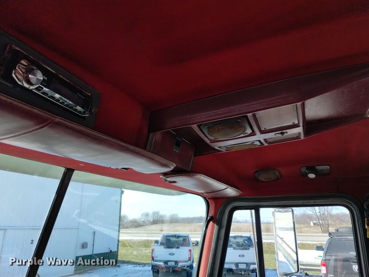 image for item EH0118 1999 Mack CH613 fertilizer delivery truck