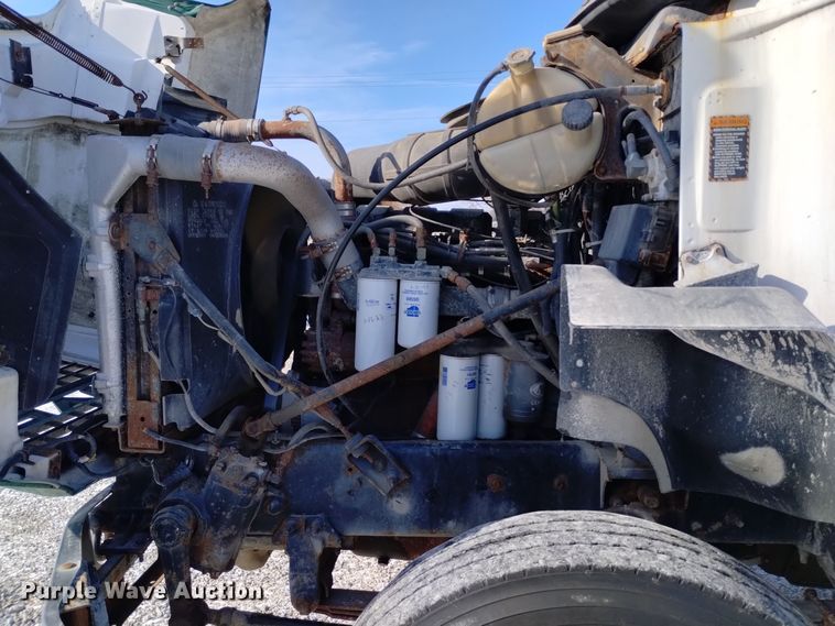 image for item EH0118 1999 Mack CH613 fertilizer delivery truck